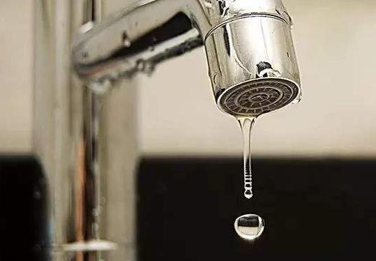 整棟樓就我家沒(méi)水？對(duì)照這幾個(gè)一一排除下吧？